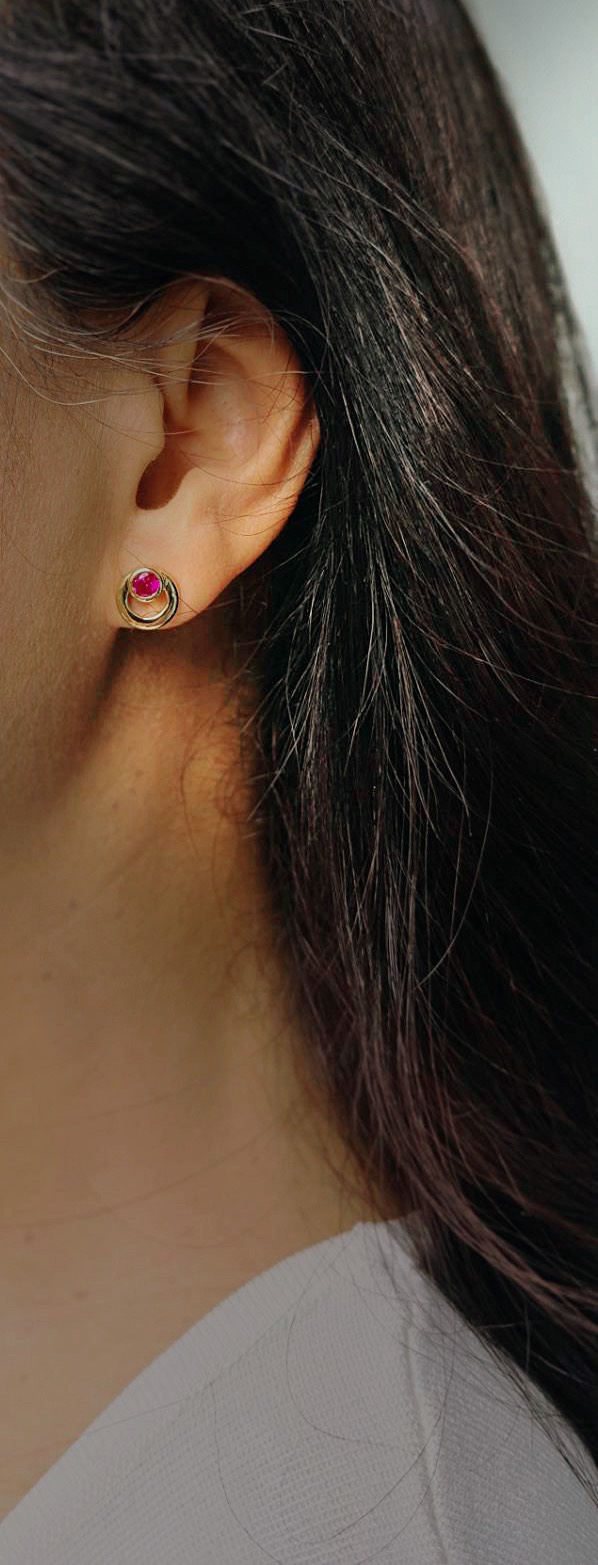  Amethyst Natural Round Stud Earrings/ ต่างหูทองเหลืองฝังพลอยธรรมชาติสีม่วงอเมทิส ชุบทอง สี14เค