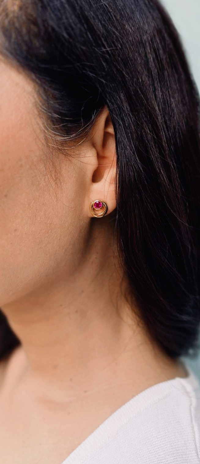  Amethyst Natural Round Stud Earrings/ ต่างหูทองเหลืองฝังพลอยธรรมชาติสีม่วงอเมทิส ชุบทอง สี14เค