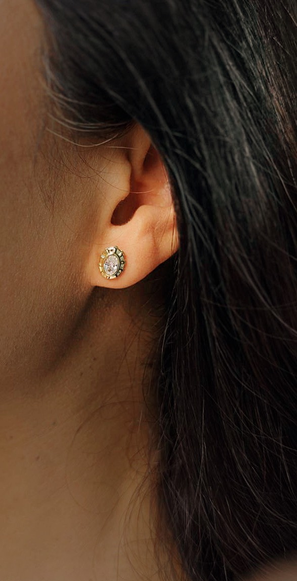 Oval White CZ Stud Earrings, 14k Gold Plated/ ต่างหูรูปไข่ทำจากทองเหลือง ฝังเพชรรัสเซียสีขาวชุบทองสี 14 เค 